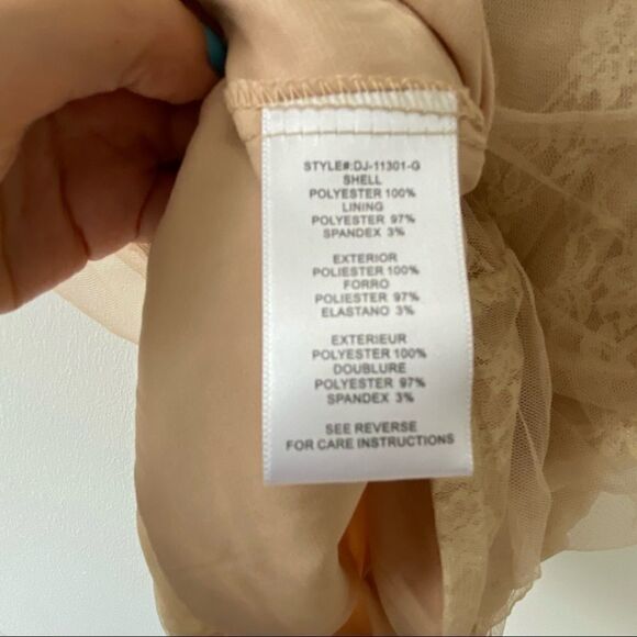 En Creme Lace Overlay Rouched Mini Dress NWT - Picture 7 of 12